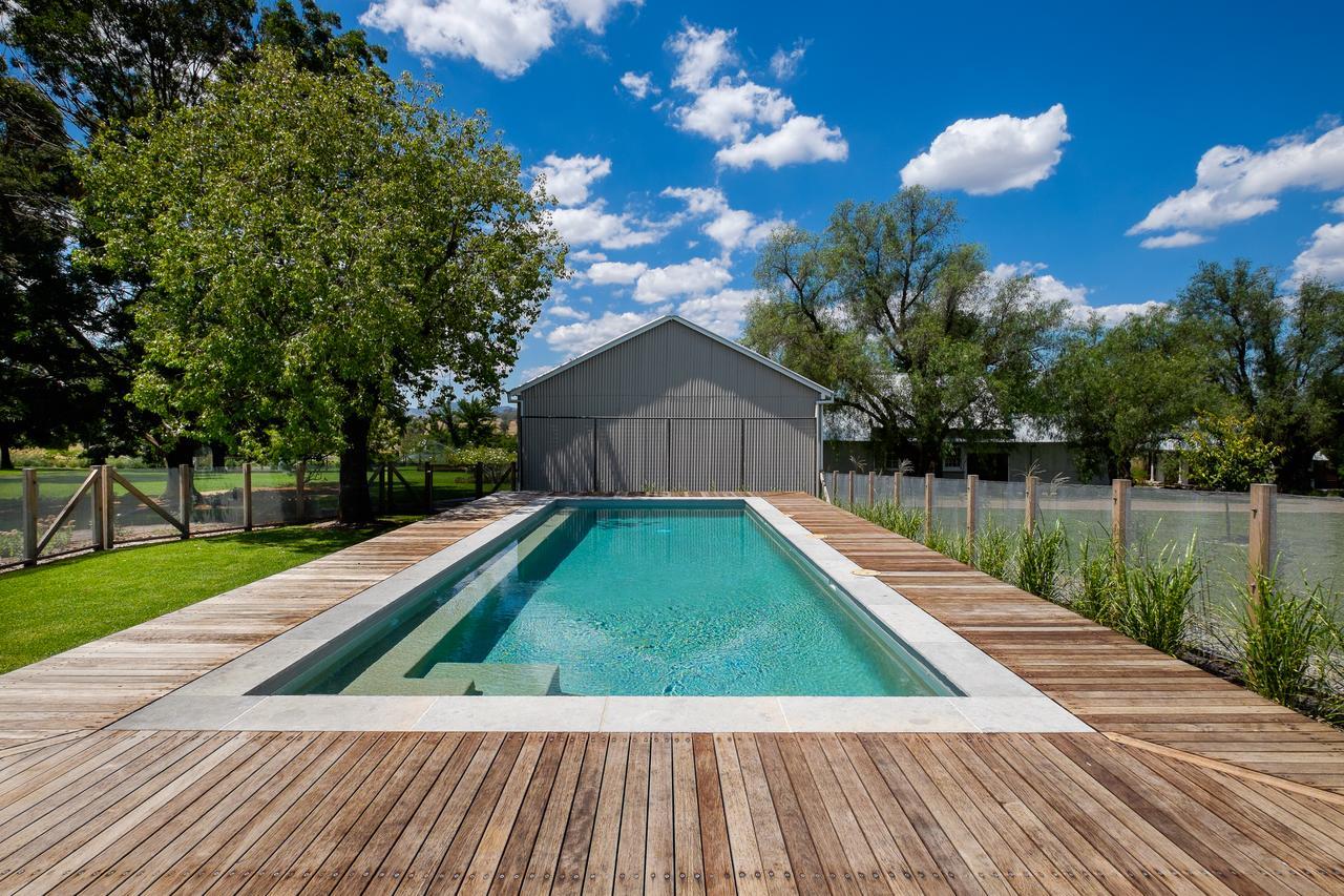 Goonoo Goonoo Station 호텔 탬워스 외부 사진 Swimming pool in the Netherlands