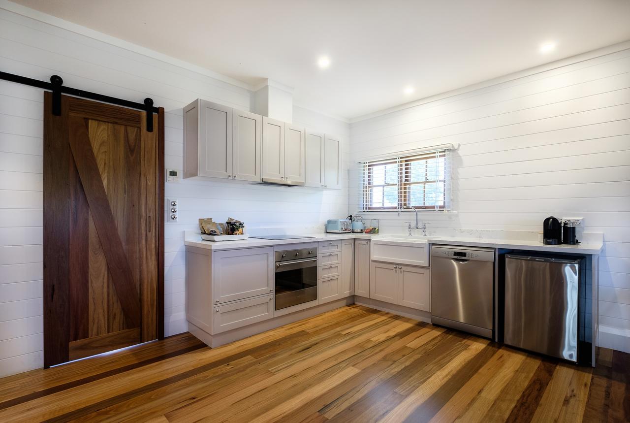 Goonoo Goonoo Station 호텔 탬워스 외부 사진 A modern Australian kitchen