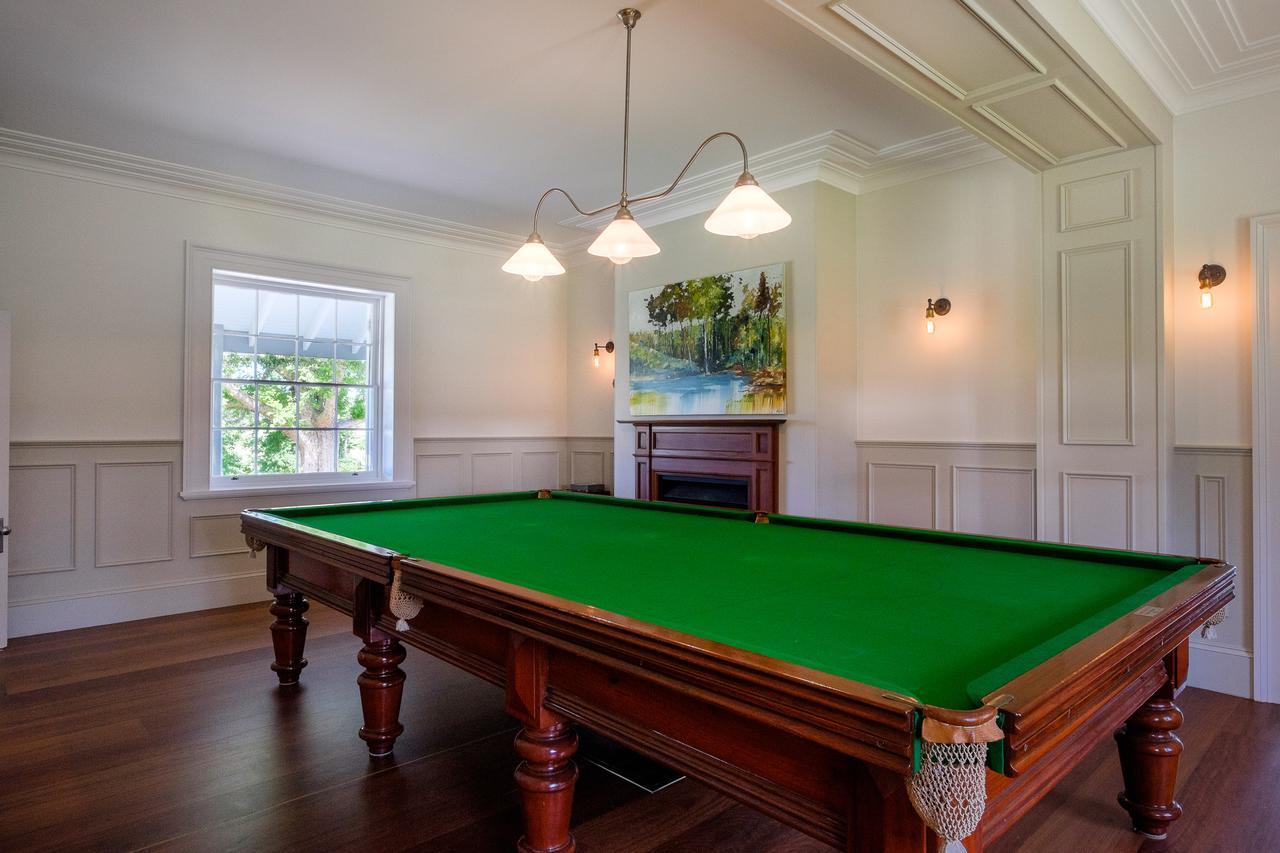 Goonoo Goonoo Station 호텔 탬워스 외부 사진 A pool table